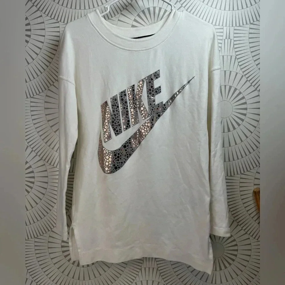 Nike Women’s Long Sleeve Sweatshirt Cream XS